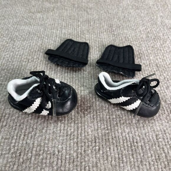 American Girl Doll of Today Go USA Soccer 2006 Retired Cleats And Knee Pads Only - Picture 2 of 4
